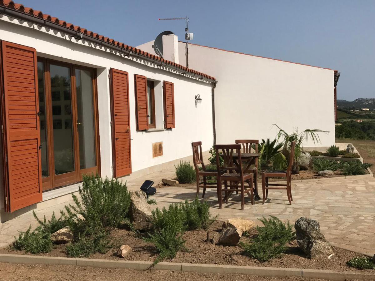 La Piana Holiday House Bassacutena Exterior photo